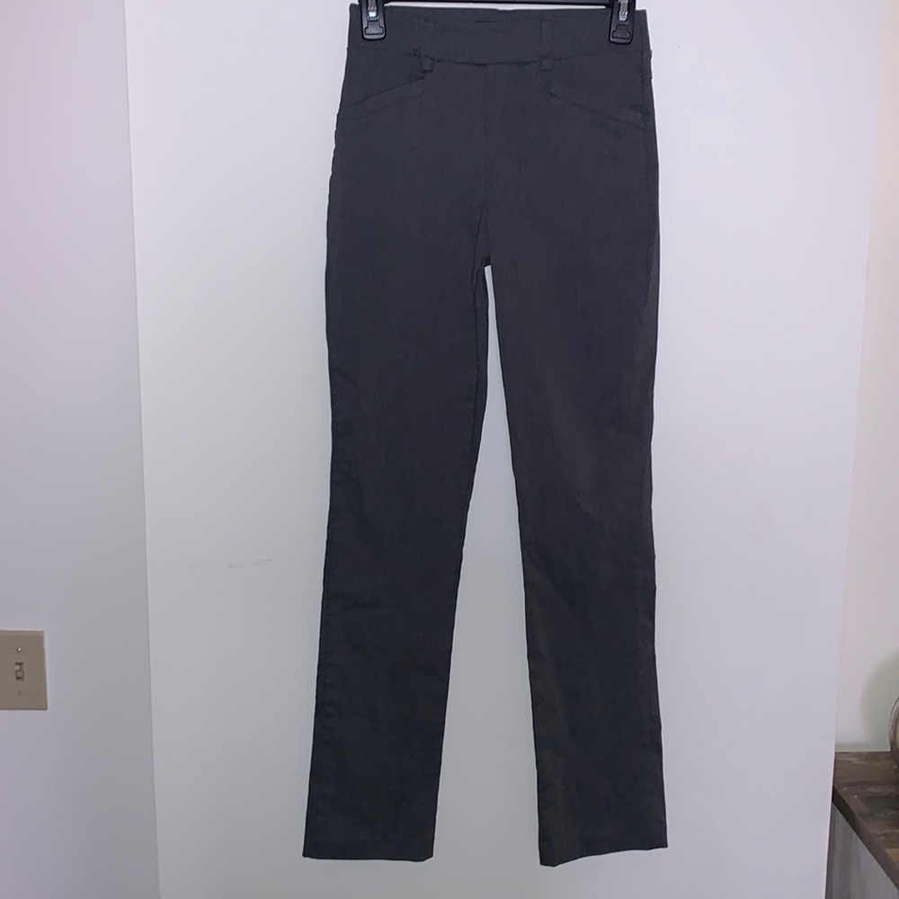 Women’s dress pants. Viv Collection. Size Small